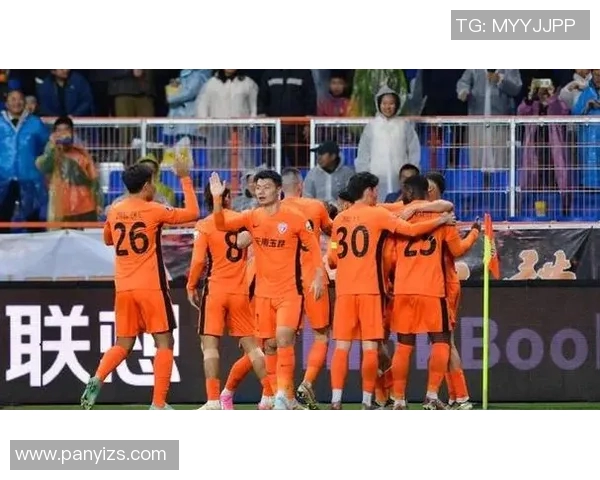 冲突升级！欧联与教练发生激烈争执