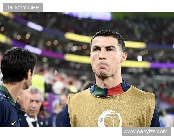 C罗社媒发声正面回应争议事件引发球迷热议与广泛关注